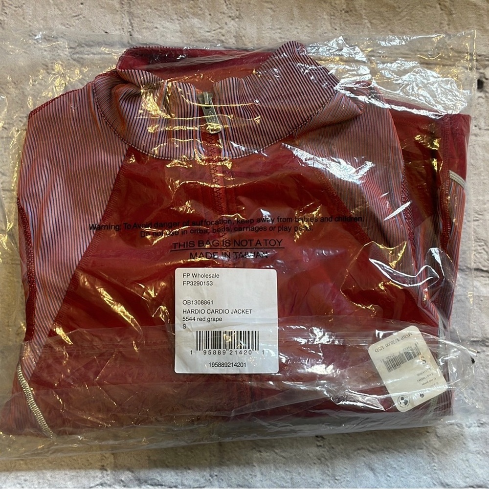 NWT Free People Movement Hardio Cardio Jacket - Red Grape - Size Small - Picture 16 of 16